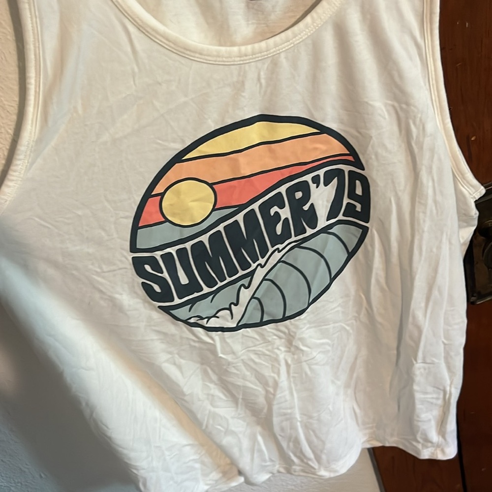Summer Tank XL - Picture 2 of 4